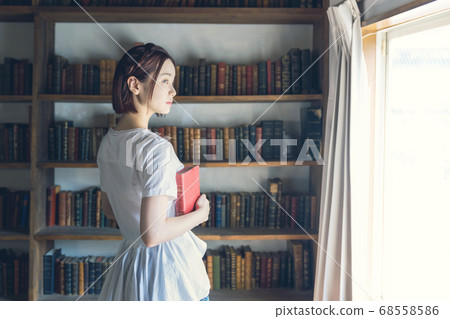 讀書的圖像讀書的婦女 讀書的圖像讀書的婦女 68558586