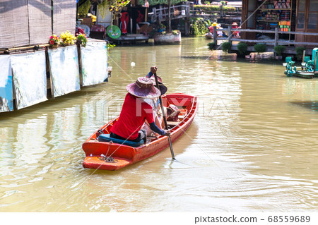 Floating Market in Pattaya 68559689