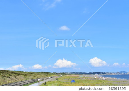 Summer Tsujido coast blue sky and promenade Summer Tsujido coast blue sky and promenade 68561895