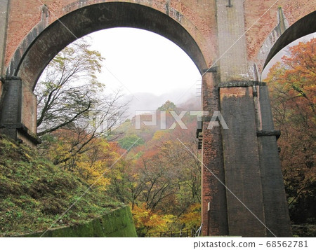 梅甘娜大橋/除霧和秋葉外（群馬縣安中市） 68562781