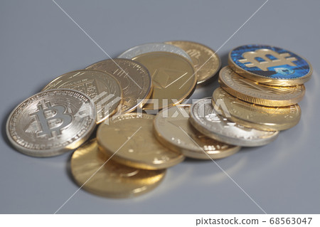 Litecoin, Ethereum and Bitcoins altcoin 68563047