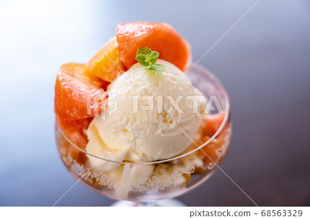 Hida peach parfait Hida peach parfait 68563329
