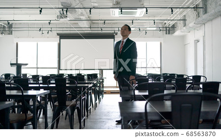 Seminar venue Men in their 50s 68563870