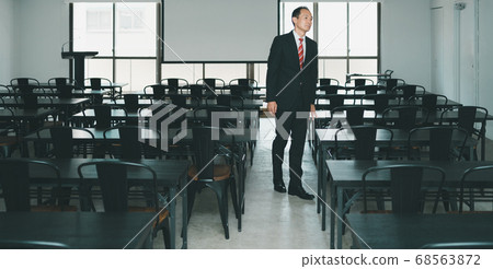 Seminar venue Men in their 50s 68563872