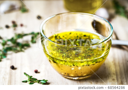 Thyme Vinaigrette 68564286