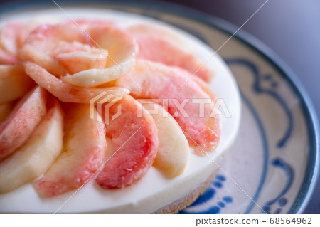 Hida peach rare cheesecake 68564962
