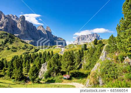 Landscape view of Colfosco, Calfosch, Val Gardena, 68566054