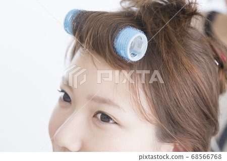 Curler woman 68566768