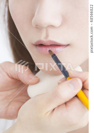 女人化妝 68566822