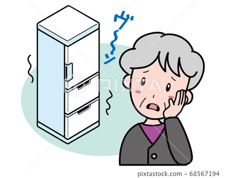 Granny in trouble because of abnormal noise from the refrigerator 68567194