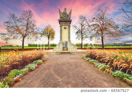 Monument of meeting of Allied forces "Denkmal der 68567927