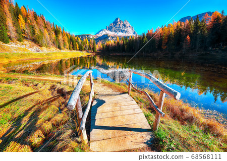 Stunning view of popular travel destination 68568111