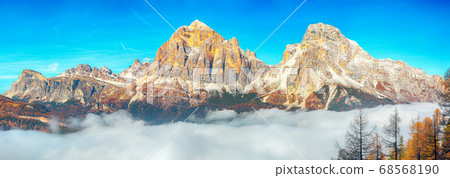 Autumn sunny landscape with View of Tofana di Autumn sunny landscape with View of Tofana di 68568190