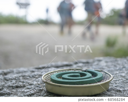 Insect-repellent mosquito coil that is active outdoors in summer Insect-repellent mosquito coil that is active outdoors in summer 68568284