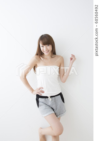 Esthetic image Esthetic image 68568492