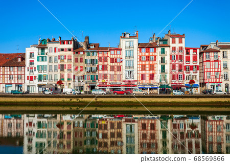 Colorful houses in Bayonne, France Colorful houses in Bayonne, France 68569866