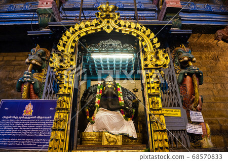 Thousand pillar hall, Meenakshi Temple Thousand pillar hall, Meenakshi Temple 68570833