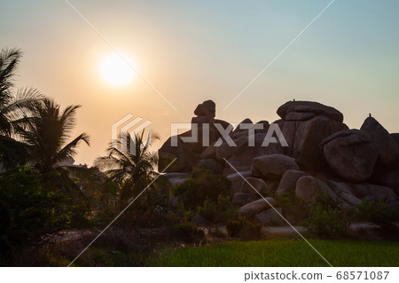 Mountain with boulders in Hampi Mountain with boulders in Hampi 68571087