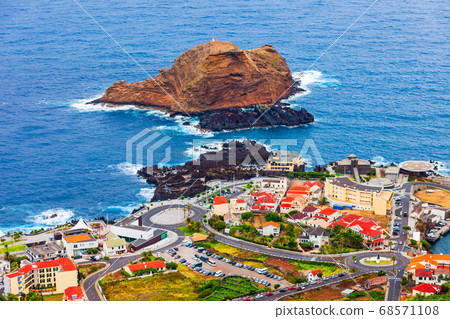 Porto Moniz town aerial panoramic view 68571108