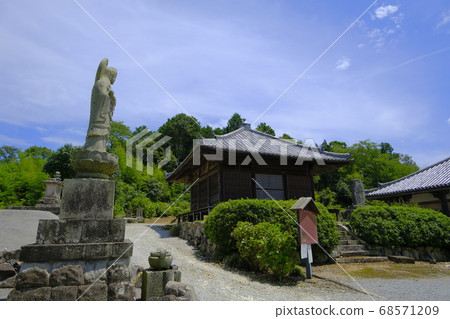 淨土寺與佛教大師Kaikei的Amida Sanson雕像 68571209