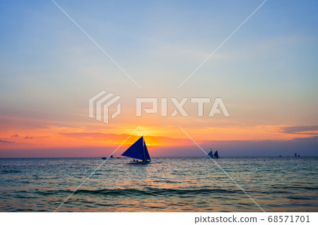 Boat at Boracay island beach, Philiphines 68571701
