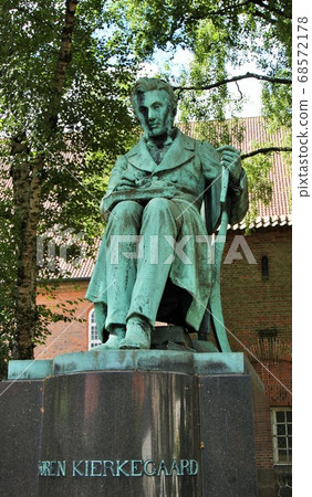 statue, sculpture, angel 68572178