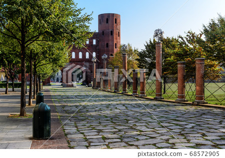 Turin, Palatina Gate 68572905
