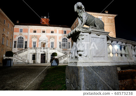 Castle of Govone (italy) at night Castle of Govone (italy) at night 68573238