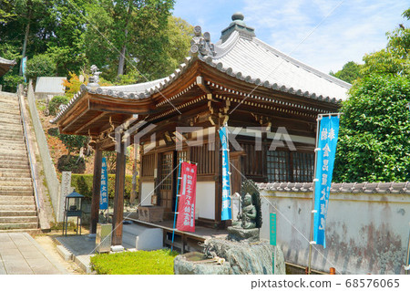 [新四國曼陀羅聖地] 38號[四國36號文多]愛媛縣五子堂今治市多雨的二十一世紀Manganji寺 68576065