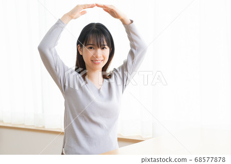 擺一個年輕的女人好 擺一個年輕的女人好 68577878