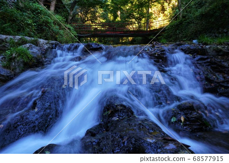 水邊和紅橋 68577915