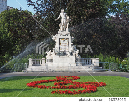 Austria Vienna Mozart Statue Austria Vienna Mozart Statue 68578035