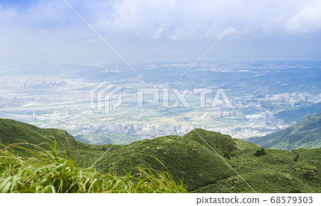 七星山俯瞰台北城 68579303