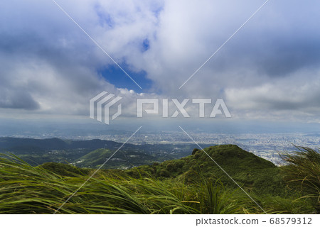 七星山俯瞰台北城 68579312