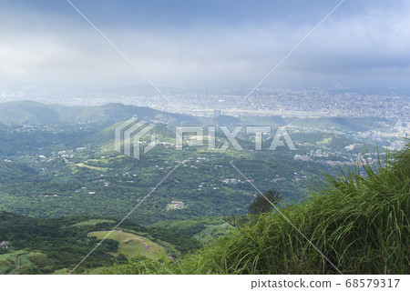 七星山俯瞰台北城 68579317