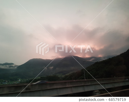 山，日落，雲，雲海 68579719