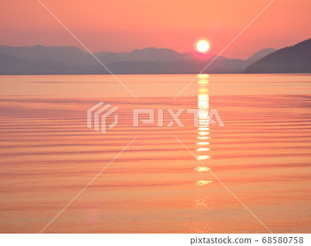 夕陽與大海 68580758