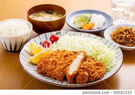 Tonkatsu set meal Tonkatsu set meal 68581533