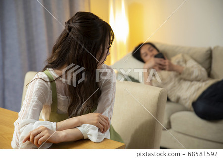 Couple, dissatisfaction, couple Couple, dissatisfaction, couple 68581592