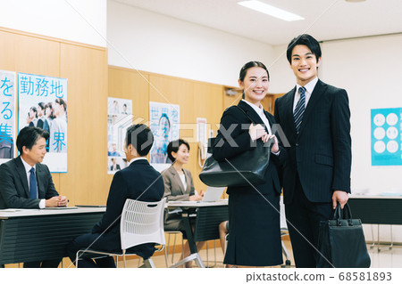 Image of students participating in the company information session Image of students participating in the company information session 68581893