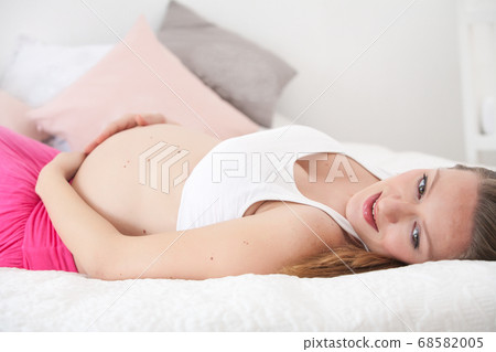 pregant woman 68582005