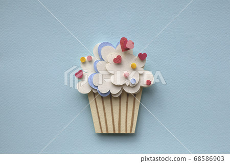 Paper cutout cupcake.  68586903