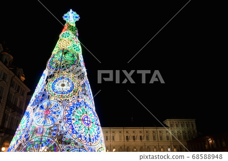 Turin, Piazza Castello with christmas tree 68588948