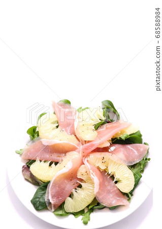土佐本丹和火腿沙拉光背景 68588984