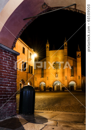 Alba (italy), Piazza Duomo Alba (italy), Piazza Duomo 68589008