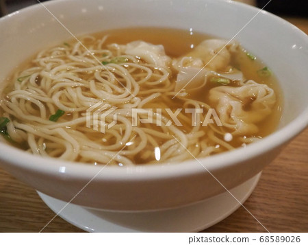 蝦餛飩男子 68589026