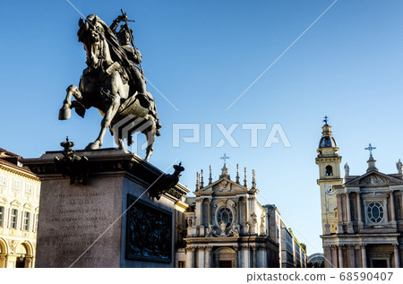 Turin Piazza San Carlo 68590407