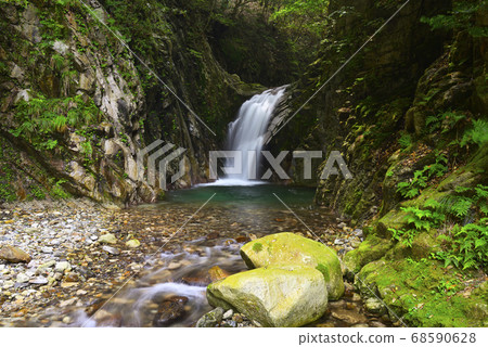 Uogaki Waterfall Ugakei(三重縣稻部市) Uogaki Waterfall Ugakei(三重縣稻部市) 68590628