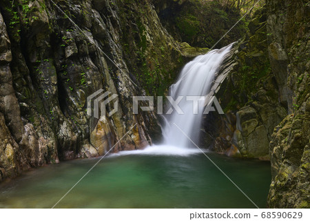 Uogaki Waterfall Ugakei(三重縣稻部市) Uogaki Waterfall Ugakei(三重縣稻部市) 68590629
