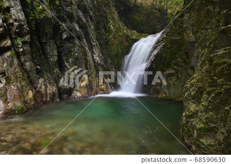 Uogaki Waterfall Ugakei(三重縣稻部市) Uogaki Waterfall Ugakei(三重縣稻部市) 68590630